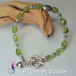 Bracelet Love en péridot...